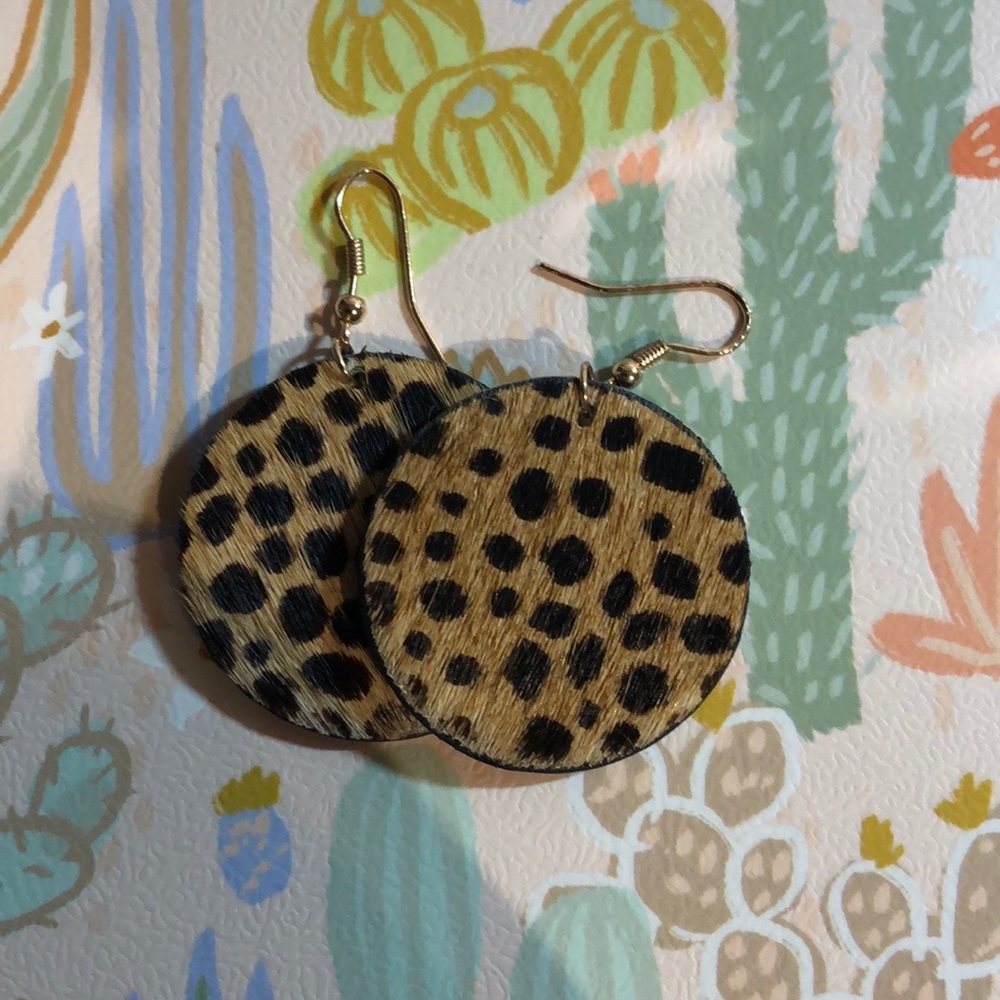 ‼️SOLD ‼️🐆 Leopard print earrings 🐆